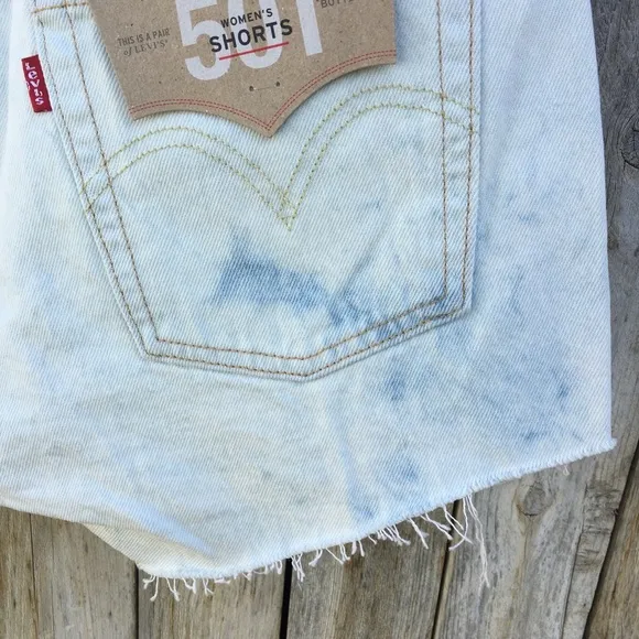NWT Levi’s 501 High Rise Jean Shorts Partly Cloudy Blue 29