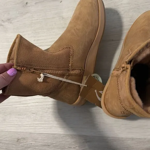 NWT- Olukai- PA’ina HULU- tan/tan- leather ankle boots-Women’s size 6