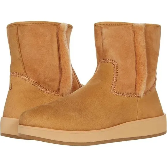 NWT- Olukai- PA’ina HULU- tan/tan- leather ankle boots-Women’s size 6
