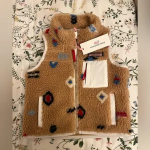 NWT Rare Vineyard Vines 3T Printed Vest