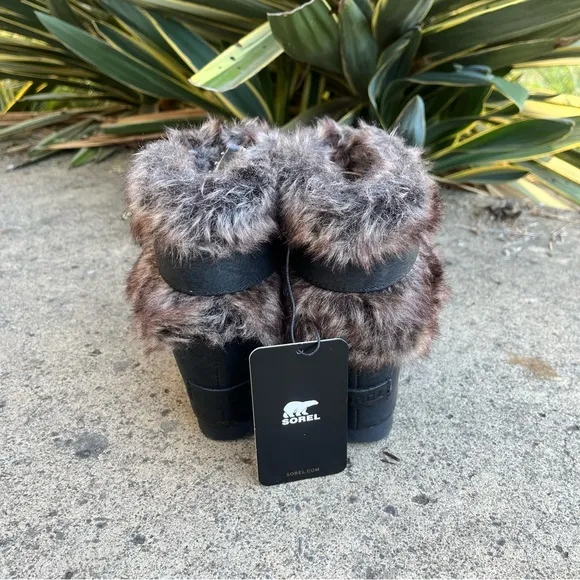 NWT Sorel Joan of Arctic Wedge Ankle Boots Black Leather Fur Trim Women's 6.5