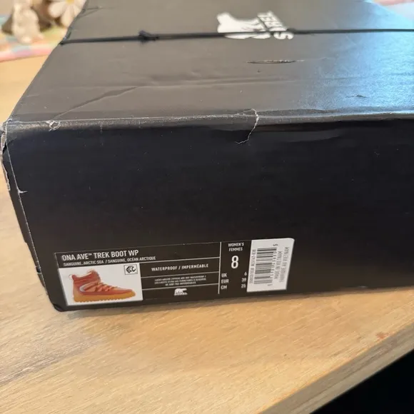 NWT Sorel Ona Ave Trek Waterproof Boot