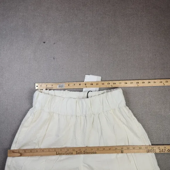 NWT The Line By K Essex Shorts Vanilla Cream Pull On Size Large Size 8