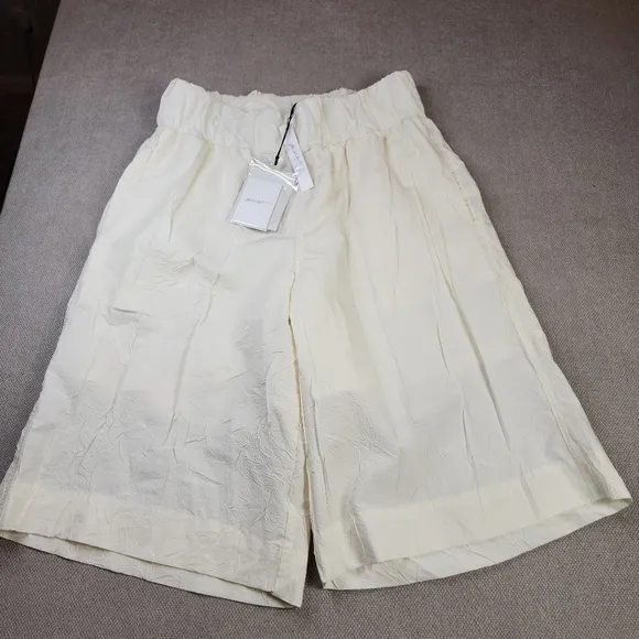NWT The Line By K Essex Shorts Vanilla Cream Pull On Size Large Size 8