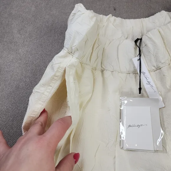 NWT The Line By K Essex Shorts Vanilla Cream Pull On Size Large Size 8