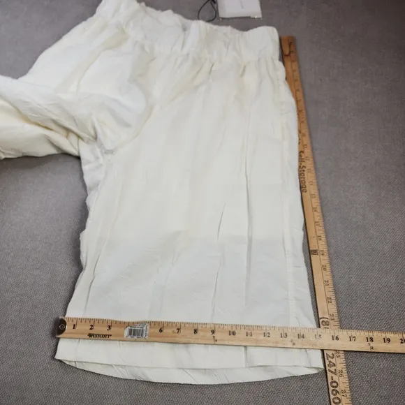 NWT The Line By K Essex Shorts Vanilla Cream Pull On Size Large Size 8