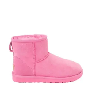 NWT UGG Classic Short Boots!