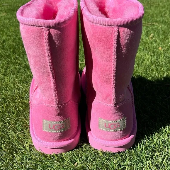 NWT UGG Classic Short Boots!