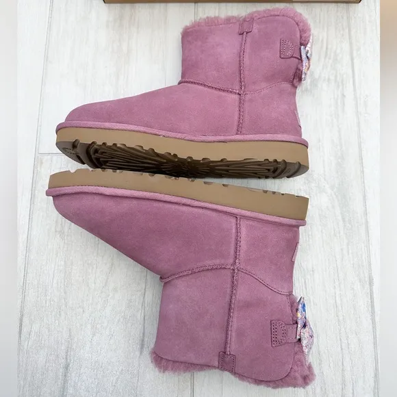 NWT UGG Women’s Mini Bailey Bow Splatter Boots size 7 Color Urchin