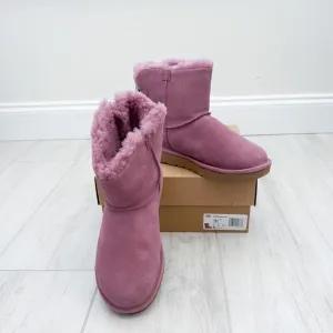 NWT UGG Women’s Mini Bailey Bow Splatter Boots size 7 Color Urchin