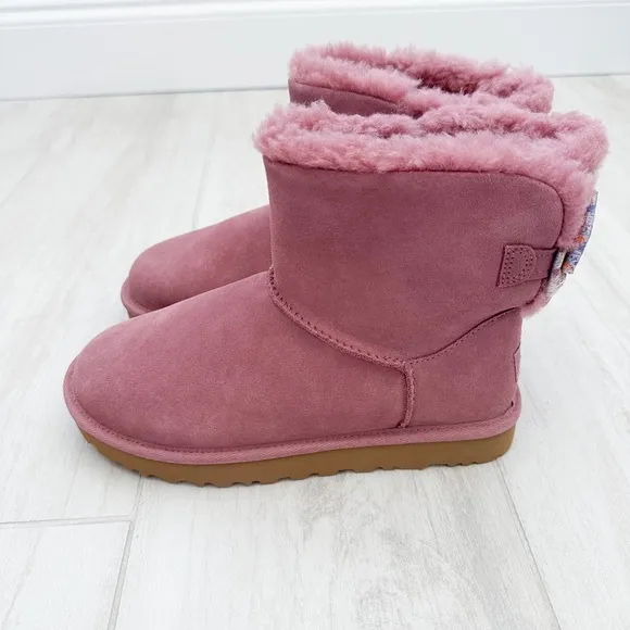 NWT UGG Women’s Mini Bailey Bow Splatter Boots size 7 Color Urchin