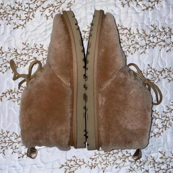 NWT UGG Womens Neumel Cozy Chestnut Boots soft sheepskin wool blend lace up shoe