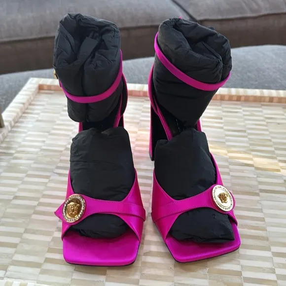 NWT Versace Medusa satin heels