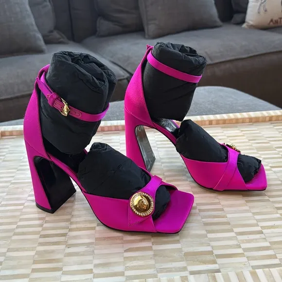 NWT Versace Medusa satin heels