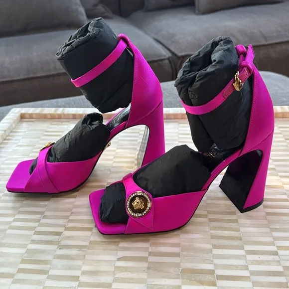 NWT Versace Medusa satin heels