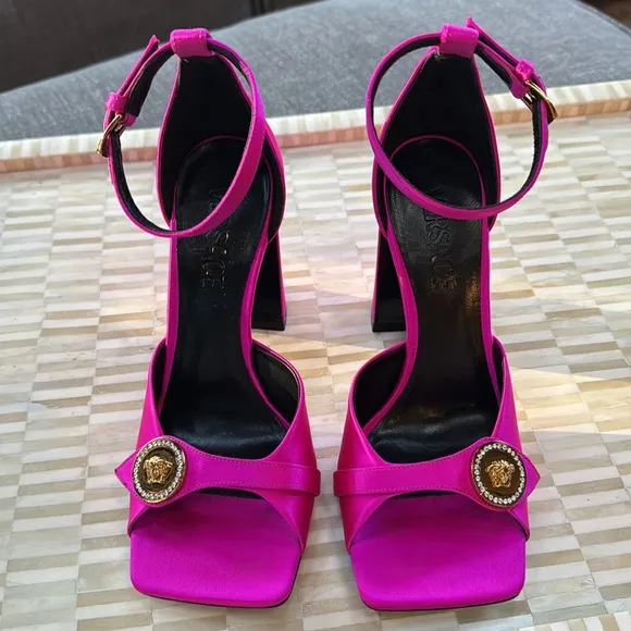 NWT Versace Medusa satin heels