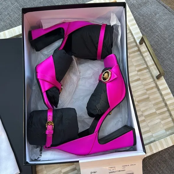 NWT Versace Medusa satin heels