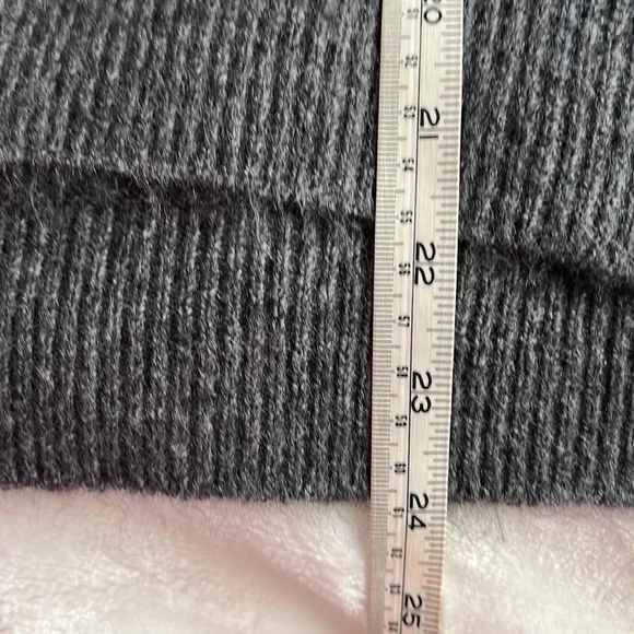 NWT Vince Camuto Colorblock Sweater