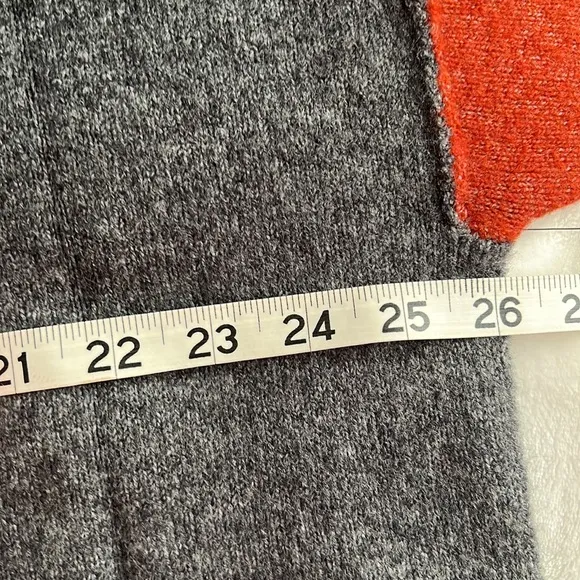 NWT Vince Camuto Colorblock Sweater