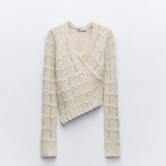 NWT 🔥Zara Asymmetric Cropped Knit Sweater Cream Size SMALL