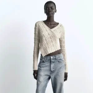 NWT 🔥Zara Asymmetric Cropped Knit Sweater Cream Size SMALL