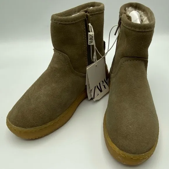 NWT. Zara Kids Tan Leather  Boots. Size 12.