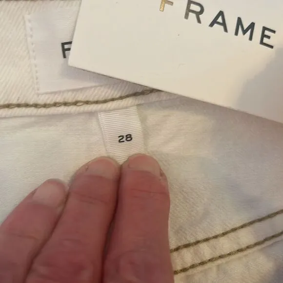 NWT FRAME High Rise Cuffed Short EcruFRAME 28/6