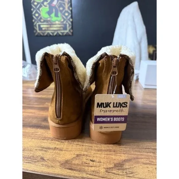 NWT Muk Luks Tan Brown Faux Sheepskin Mid Calf Boots 7 Vegan