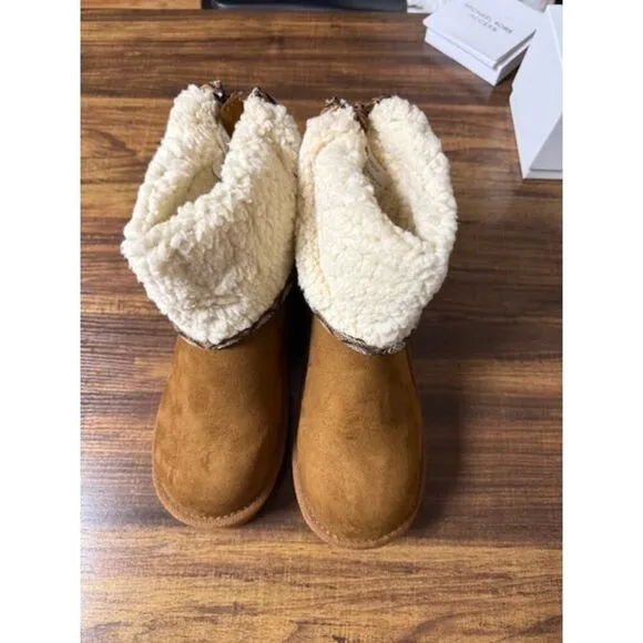 NWT Muk Luks Tan Brown Faux Sheepskin Mid Calf Boots 7 Vegan