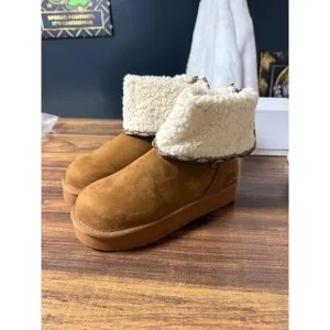 NWT Muk Luks Tan Brown Faux Sheepskin Mid Calf Boots 7 Vegan