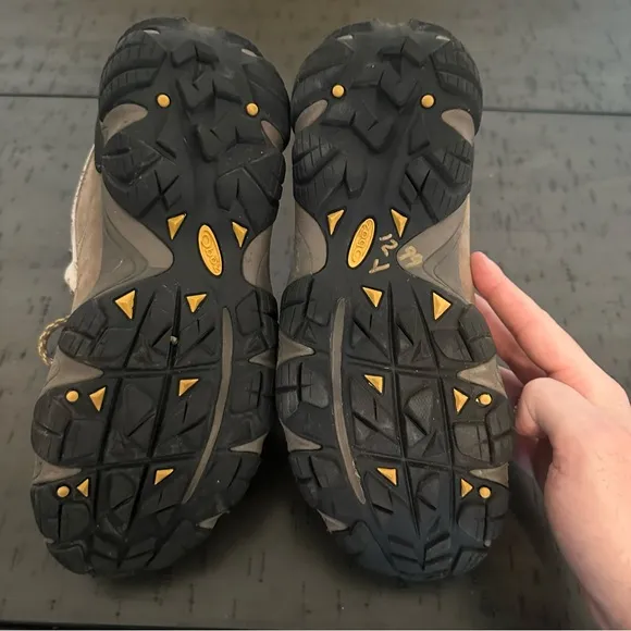 Oboz Women’s Bridger Mid Waterproof Hiking Shoes