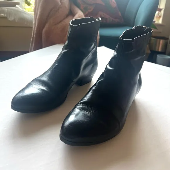 Officine Creative boots free people mod bootie back zipper black patent 8.5