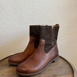 Olukai Kaupili Short Brown Classic Side Zip Boots Women’s 8.5