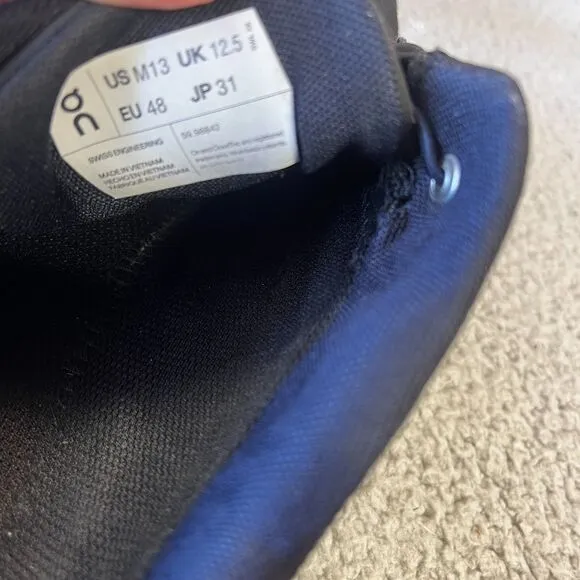 On Cloud 5 Running Sneakers Mens 13 Black Shoes Waterproof NO INSOLES &amp; FLAW
