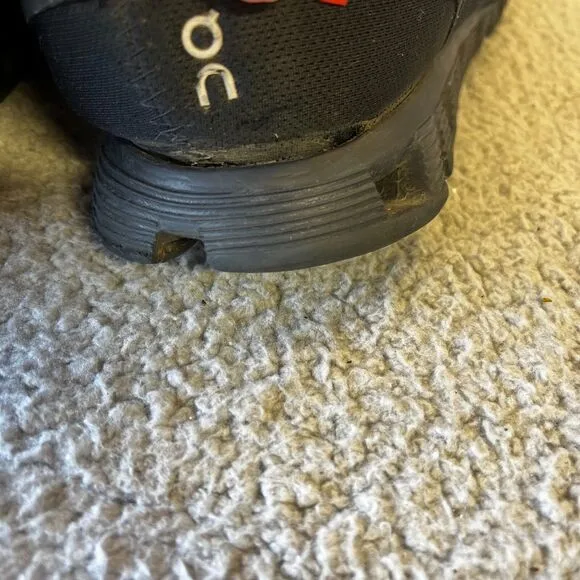 On Cloud 5 Running Sneakers Mens 13 Black Shoes Waterproof NO INSOLES &amp; FLAW