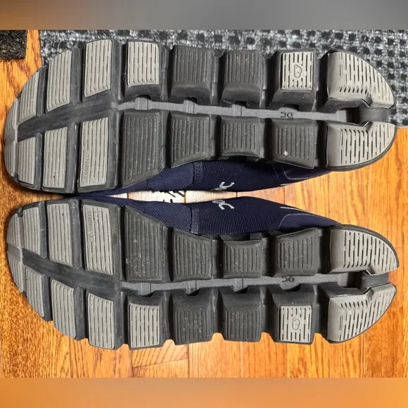 On Running Men's Navy Sneakers waterproof cloud 5
