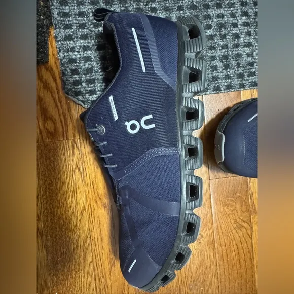 On Running Men's Navy Sneakers waterproof cloud 5