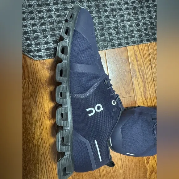 On Running Men's Navy Sneakers waterproof cloud 5
