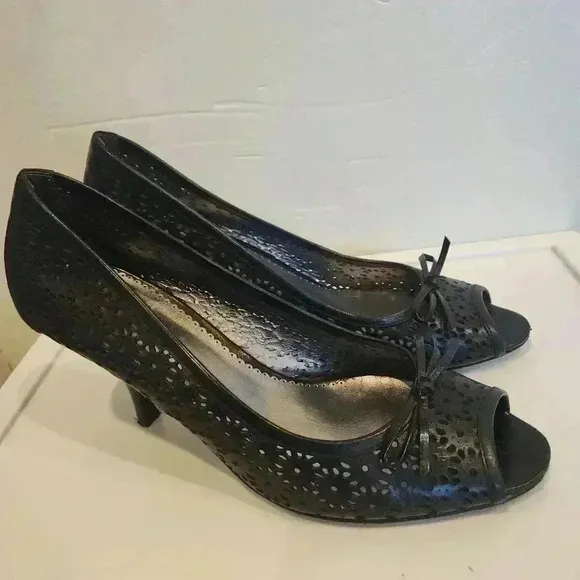 Oscar De La Renta black cutout heels with bow