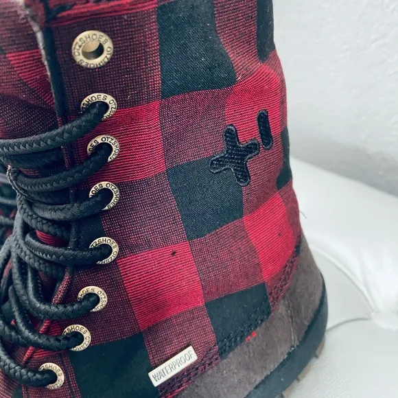 OTZ Shoes Waterproof Lace Up Shearling Boots - NEW