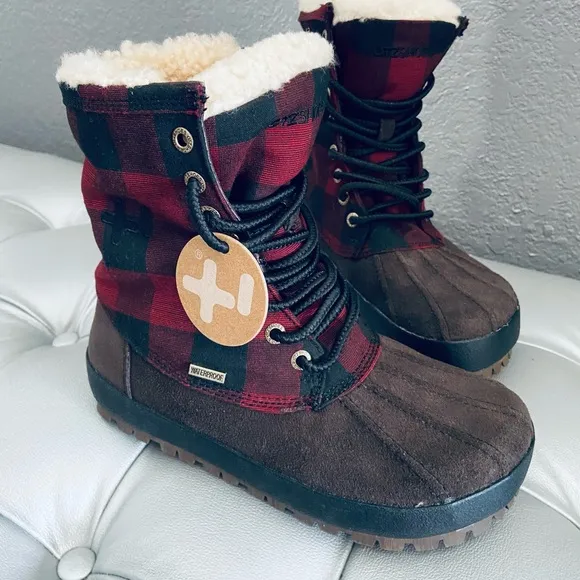 OTZ Shoes Waterproof Lace Up Shearling Boots - NEW