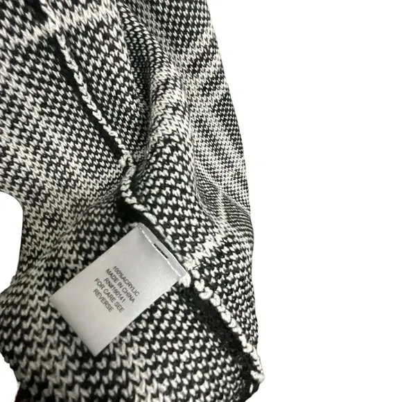 Oval Black and White Plaid Long Sleeve Plus Size Cardigan