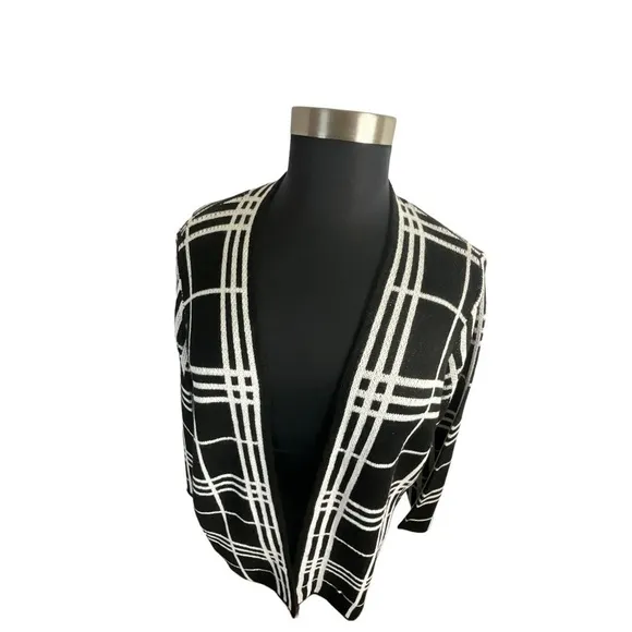 Oval Black and White Plaid Long Sleeve Plus Size Cardigan