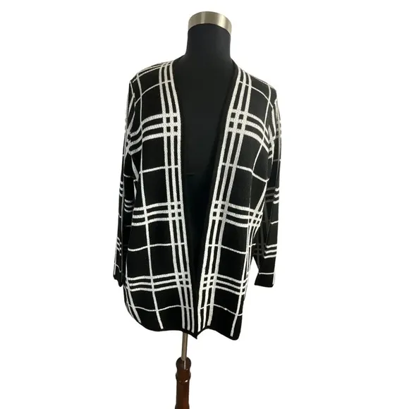 Oval Black and White Plaid Long Sleeve Plus Size Cardigan
