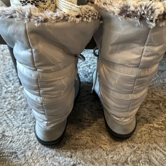 Pajar Canada Celine Gray Winter Faux Fur Trim Laceup Snow Boots Size 7/7.5 NWOT