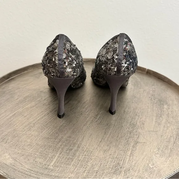 Papell Studio Gray Silver Sequin Peep-Toe Heels Size 6.5