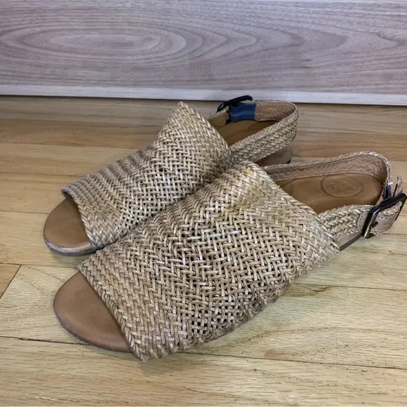 Paul Green Helena Woven Leather Block Heel Sandal - Size 6.5