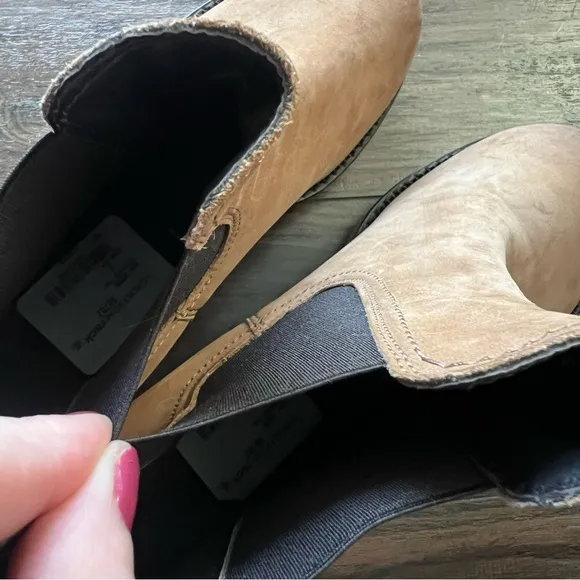 Paul Green Shasta Lug Sole Chelsea Boots NWT