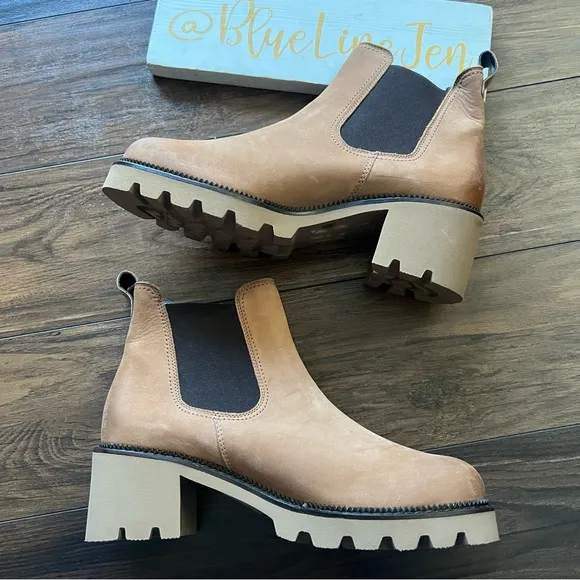 Paul Green Shasta Lug Sole Chelsea Boots NWT