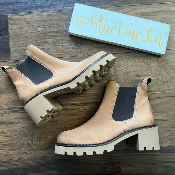 Paul Green Shasta Lug Sole Chelsea Boots NWT